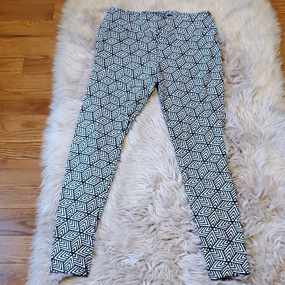Chevron Triangle Pattern T&C LuLaRoe Leggings